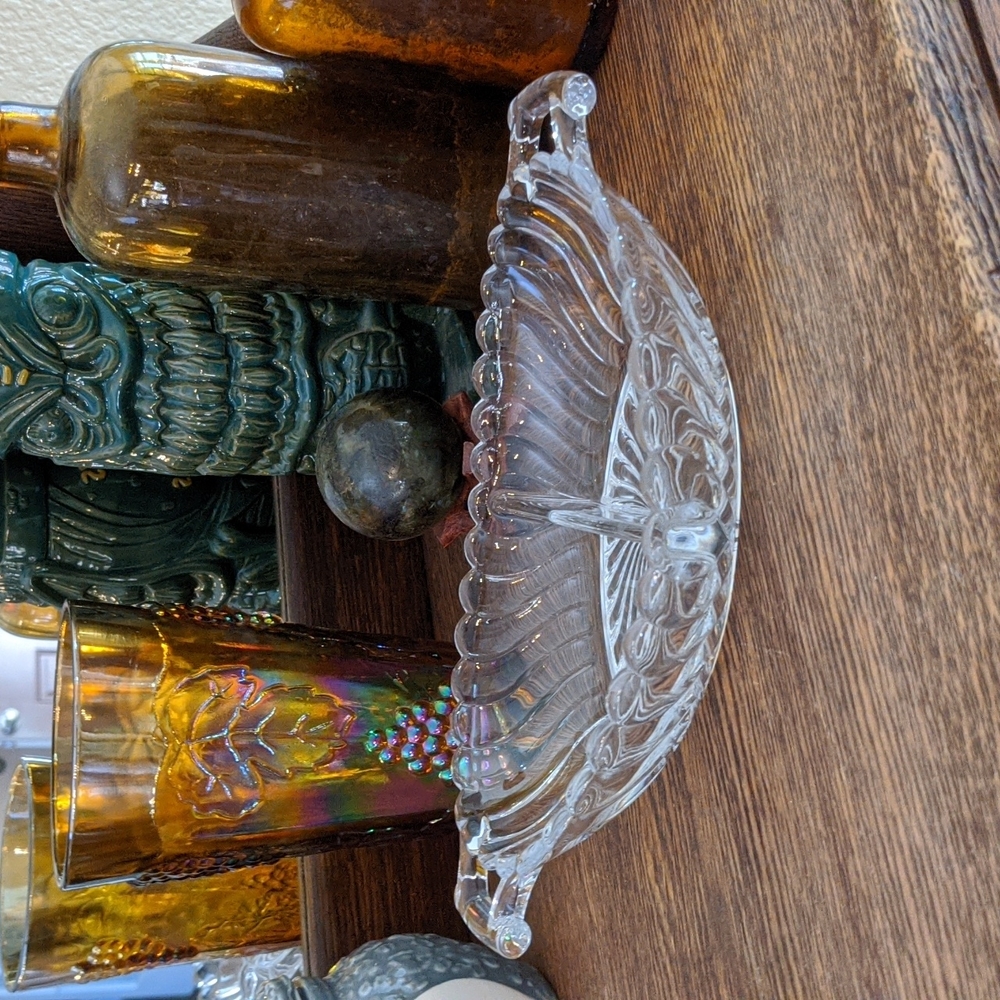 💚 Manganese UV Reactive Glass Divided Dish